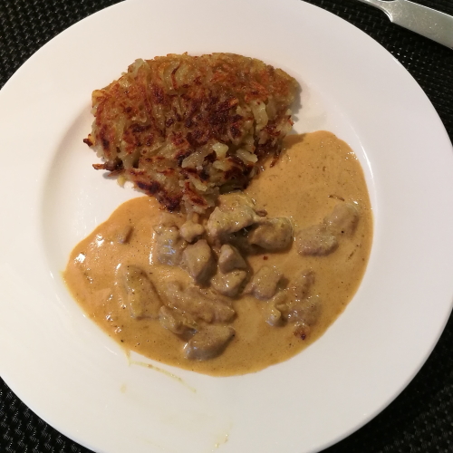 Curry-Geschnetzeltes mit Rösti